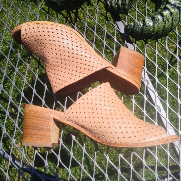 Vero Cuoio L'idea Laser cut Tan Mules - Picture 6 of 16